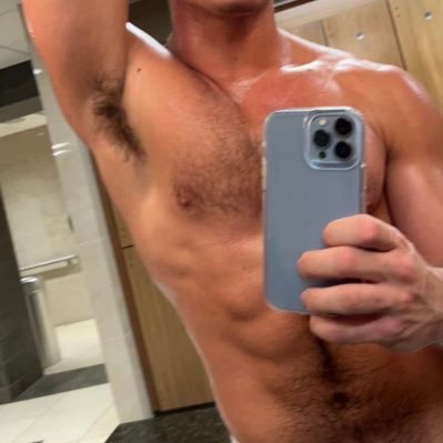 retweetinggayz's profile picture. xxx account! 🔞🔞🔞