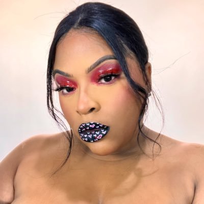 ShowTheGlo's profile picture. Makeup Educator 🎨  owner of Rae Diant    Beauty Makeup Academy  Creator of How To: 15 Minute Face