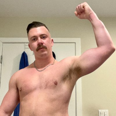 NSFW 🔞 Married gay BDSM switch muscle dad. Kinky sex and bondage with consent. I'm turned on by tied up hairy men, daddies, bears, cubs, & otters. He/him