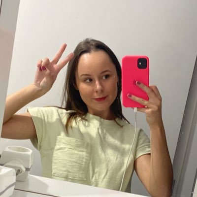 cihha's profile picture. Todos vêm e se vão sozinhos, o importante é aprender a se amar.