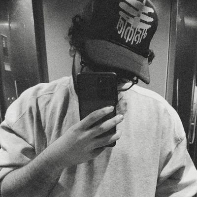 iamamirhmi's profile picture. It's better to die on your feet than to live on your knees