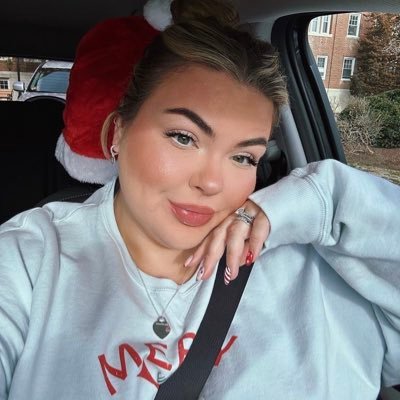 BerniceHea50's profile picture. 