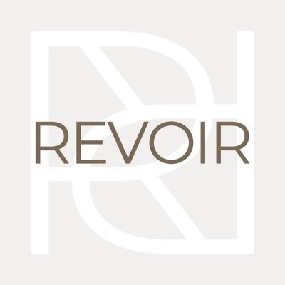 「REVOIR -ルヴォワール-」は京都祇園大和大路四条を南に下がった場所にあるシガーが愉しめるBARです。円居挽先生作「京都なぞとき四季報」カクテル監修を務め、登場する全てのカクテルを召し上がって頂けます。open:19:00〜27:00 日曜定休 ノーチャージ