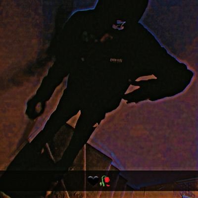 Estwarrenzeus's profile picture. ig:miazeus_  #EastWarren💥🌪️