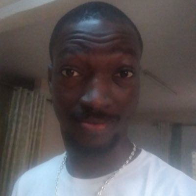 naturel, discret, sens des responsabilités, loyal, aime les relations sérieuses , passionné par le transit, bref si tu veux me connaître viens m’étudier😎