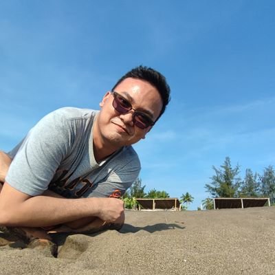 1McChillin's profile picture. he/him | writer who wants to make it MATTER.