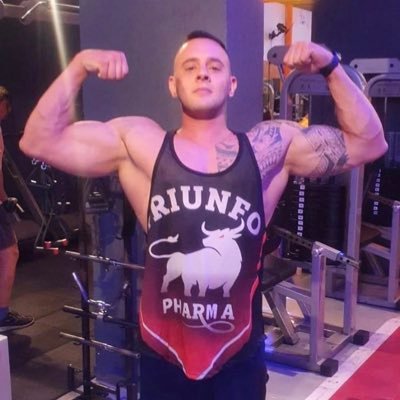 Tanto morre o sábio como morre o louco, de herói e bandido todo mundo tem um pouco.