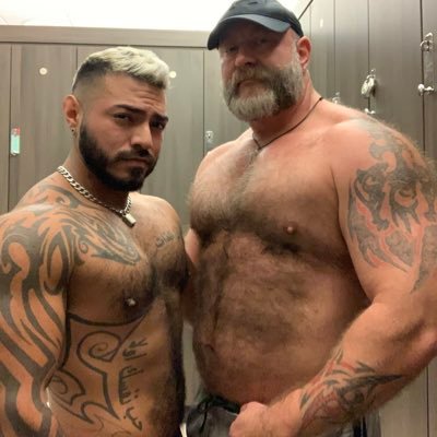 A pair of happily married 👬 and adventurous 😈 bodybuilding 🦍 c*ck suckers 🏳️🌈