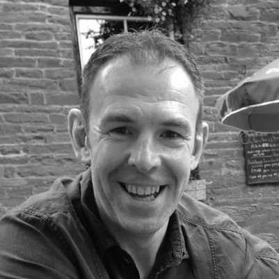 Tall, dark, headstrong. Sporadic cyclist, web designer, sports photographer, lifelong Swansea City and Wales fan. Owner of @majesticmediauk