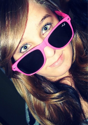 15 anos, Ciumenta&muito Amigos&Familia ,Maliciosa, Deus, Musica,Foto, Balada,Corinthians, Sagitariana'. Follow ?sis' @salath_lara s2 namorado #Tulio sz'