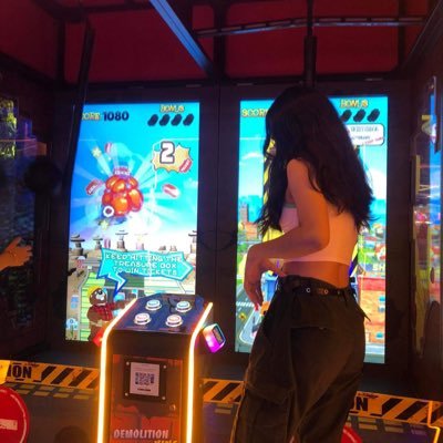 jhumaicaaaa's profile picture. Things doesn't work out the way we want them to.