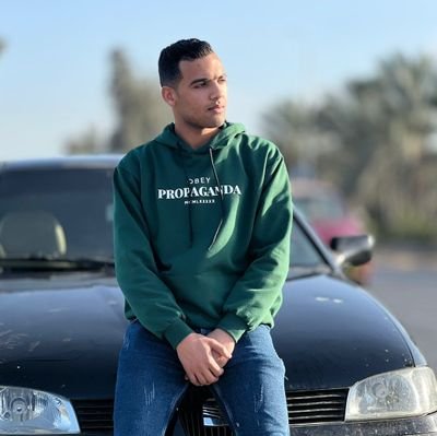 أما أبي فـ ورثنا منه عِـزة النفس 💜..
العزوني العاطل 😂