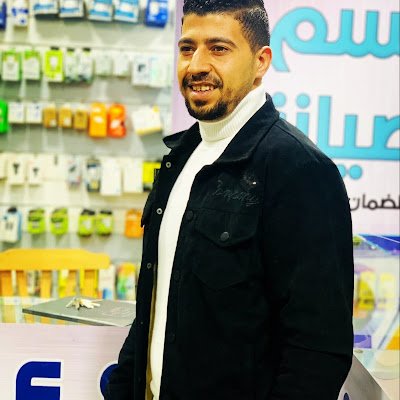 انا أمتلك كل شي جميل فلوس سيارات عقارات ولا في الحلم فقط انما في الحقيقه أمتلك شي واحد فقط هو الشجاعه