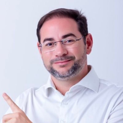 Rafaelbiomedico's profile picture. Biomédico, pai de João e Lara, bem casado com Katiany, moderado.