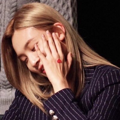 jinvkk's profile picture. having parasocial relationships with my ults