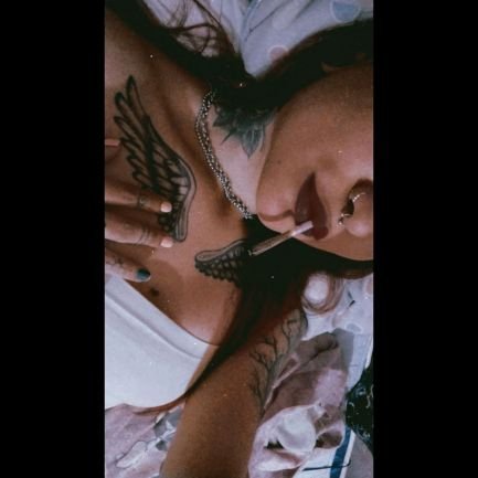 -Para mi Dios es mi vieja 👼❤️🩹
-CAB☠️
-Lpda
-Artista 🎨
-Canceriana.♋
-4'20
-Me gusta el vinito 🍷
ig: denu_scrosoppi