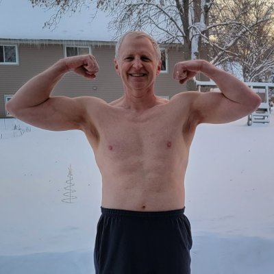 I help men 50+ adapt their mindset about health and fitness to lose weight and feel great about how they look. Putting the BOOM! back into boomer.