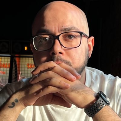 آنکس که نداند و بداند که نداند | Cinephile | Bookworm | Gamer | Art is the answer |