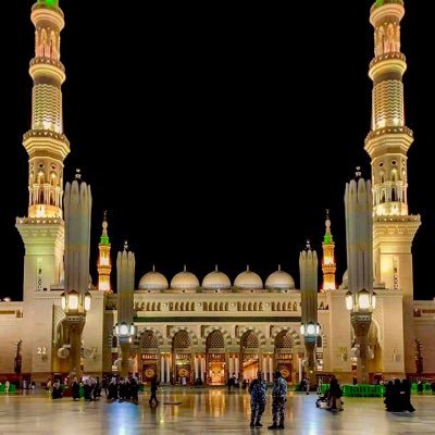 عشرون عاما في عالم العقار. ، حتي اصبحت العقارات جزء من حياتنا ، مومن بمقولة العقار الابن البار ، من يريد ان يتملك عقارا  يجب ان يكون صاحب عزيمة وقرار .