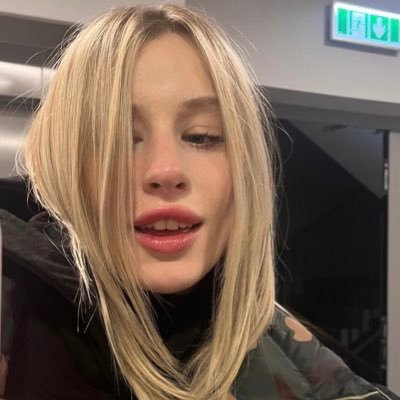 blackinvs's profile picture. 📖🐈‍⬛