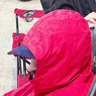 gilljason10's profile picture. Would an average size rowboat support her without capsizing?