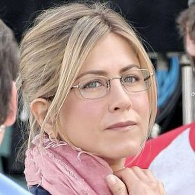 jeni_niston's profile picture. @lolavia