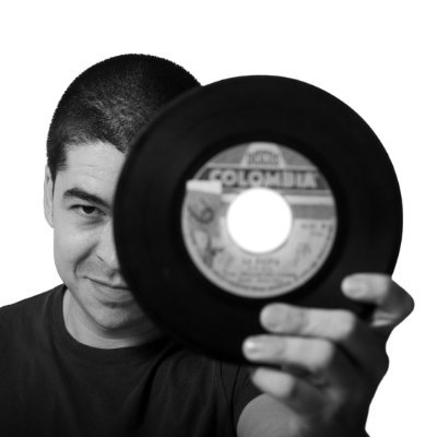Sociólogo Universidad del Valle - Master 2, Sociologie Générale à l'EHESS, Paris.
Música, edición y sociología.
Catador de fríjoles.
