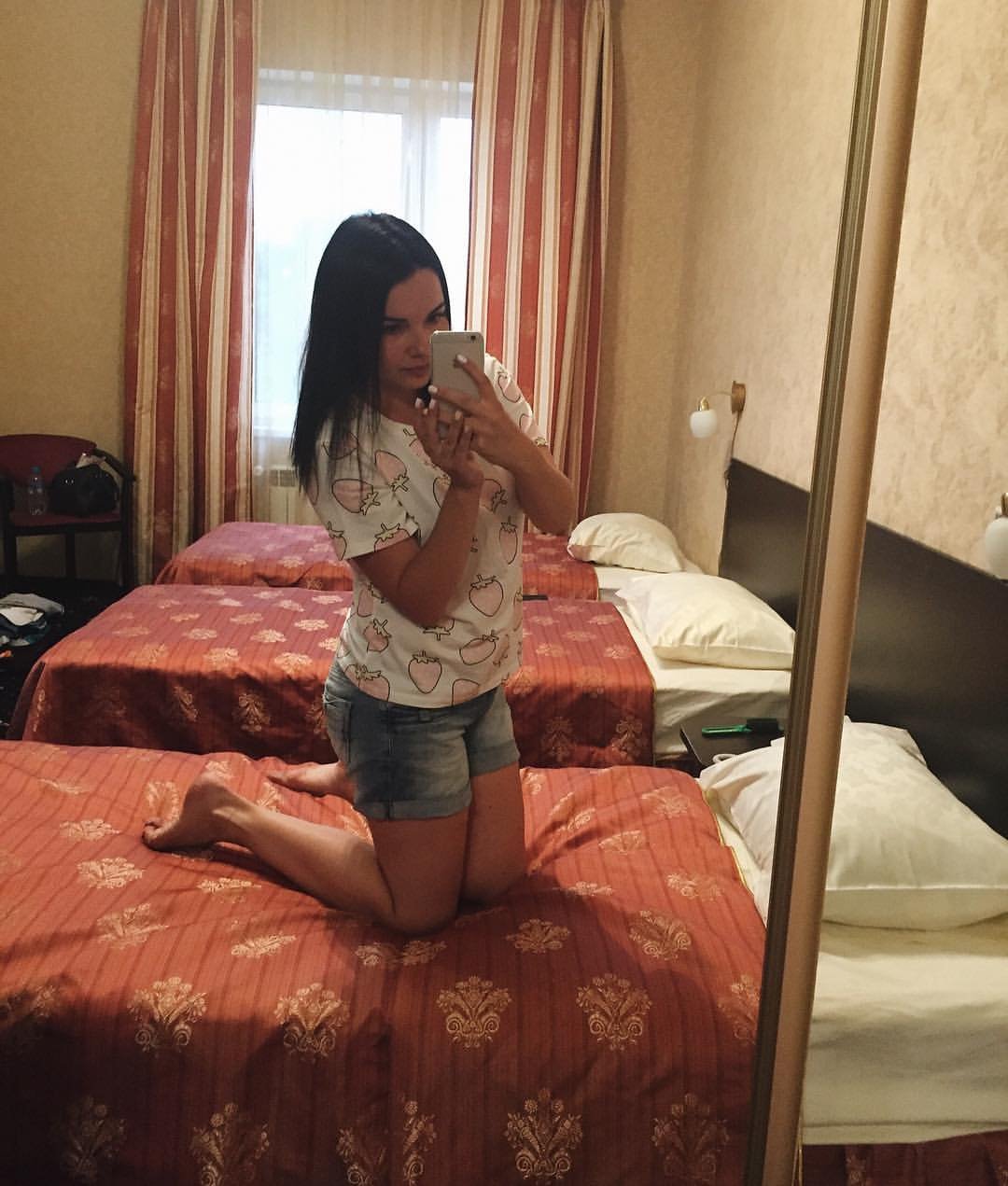 sbguler54977's profile picture. i am older than dirt 32/F