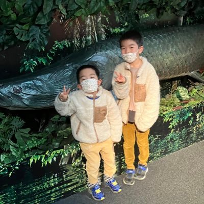 017878's profile picture. 4人家族👨👩👦👦 妻と子供2人 物静かな長男とやんちゃな次男とともに、毎日にぎやかに過ごしてます。 最近、資産形成の勉強中です。月1冊お金の本も読みながら勉強📝 今は厚切りジェイソンの本、ぼちぼち読んでます☺️ 大学駅伝大好き、駒澤大学応援してます❗️