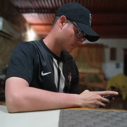 lugojtr's profile picture. Making my life...