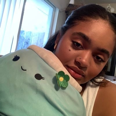 whogivesafuckeu's profile picture. Ayibobo🕯️