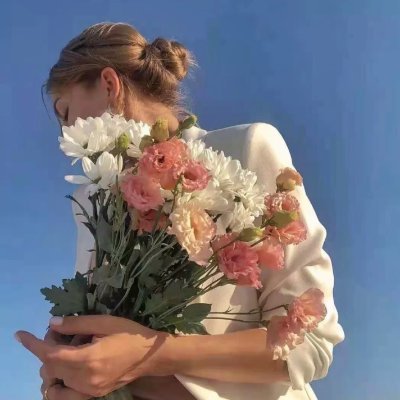 Yoong9111's profile picture. At the touch of love everyone becomes a poet.