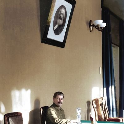 Leftist_Love's profile picture. Socially awkward
Legally matured