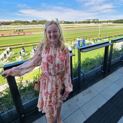 - Passionate Racing Enthusiast 🏇 - All things Equine 🐴 - Avid Plant lover 🪴 - Newcastle Knights ❤️💙