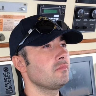 steamer_ship's profile picture. Captain/Engineer/Investor    Love 🇪🇸