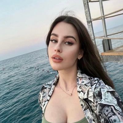 AjaylaCram71280's profile picture. How can I make money online in my free time and earn no less than $100? Just complete the operation on one phone. Follow me and send me a private message