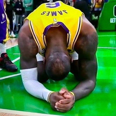 LeBron chokes, flops, humiliations and other fails. We spread truth, justice and joy to the world. Please follow, like, and retweet.