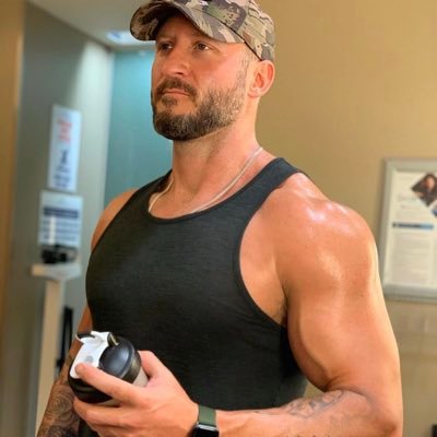 john_gymaddict's profile picture. hardworker