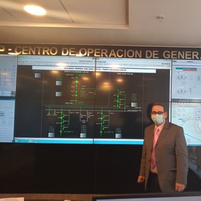 Chileno, ingeniero Civil Eléctrico. Anticomunista. Apoyo a Carabineros