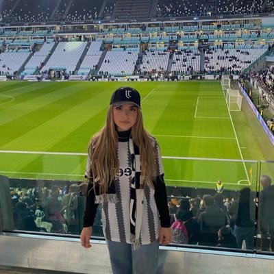 @juventusfc 🤍🖤 #womeninsportsmatter