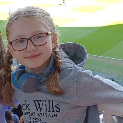 A 10 Year Old Girl who wants to share her footballing journey and adventures with you!

This account is managed by Charlie's Dad. All tweets are from Charlie.