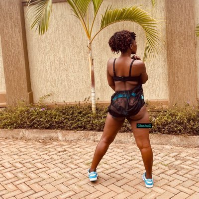 Hey ☺️. yes it’s GloshaWaterbae 💦💦👅🤤.  this will be my Twitter page for all sample videos please ☺️🤤.  18+ only 😊. feel at home and enjoy the waters 🤪.