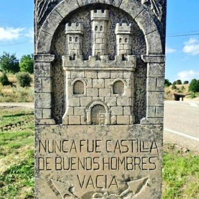 Castellano. Castilla región histórica no reconocida oficialmente. Desde 1521 no se ha vuelto a levantar.