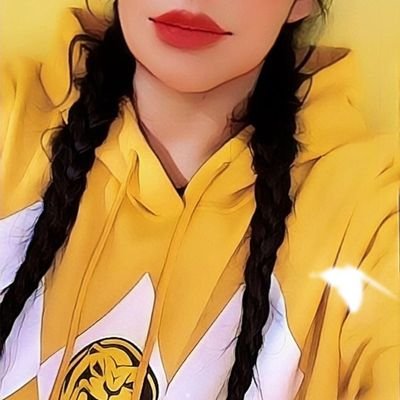 solesdashm's profile picture. la power ranger amarilla 💛
