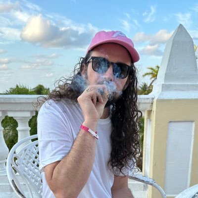 estabrooksphoto's profile picture. @shopify OG alumni now at @RivoCommerce - views & thoughts here are my own | tweets about ecomm, hockey, #halifax, gardening & good music. don’t be a bigot. 🥰