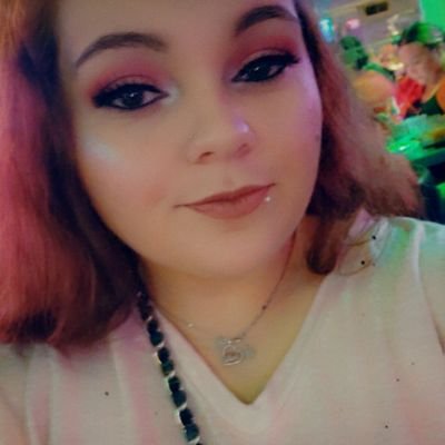 AmberMarieS123's profile picture. Amber. Love. Whales. Photography. Life. Everything. 
Make sure to follow me on Instagram!

Brendon urie 😍