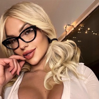 Babyvalrose12's profile picture. Girl from🇺🇦Living in Cali💞