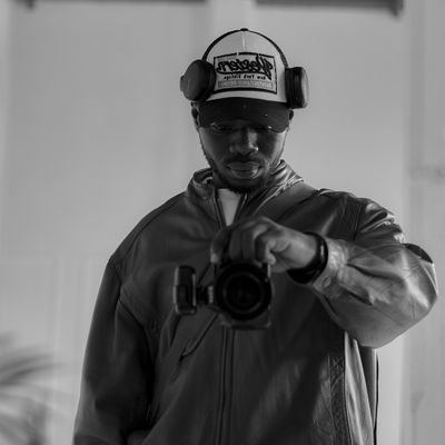 F4nnyyy's profile picture. WPG Photographer📸
  
                          Fannythegrapher@gmail.com📧