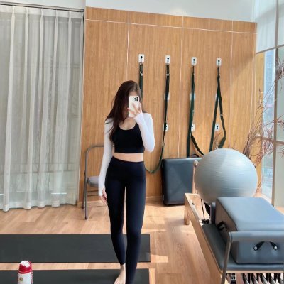 KellyTliz's profile picture. An hour in the morning is worth two in the evening.