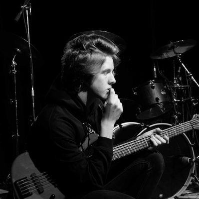 juristianh's profile picture. Histoire d'un doctorant en droit des aff. ex DJCE qui a un CV plus long que sa thèse
Passionné par : 📚💍👔🎸🎤🌐🔭🍽️🎓